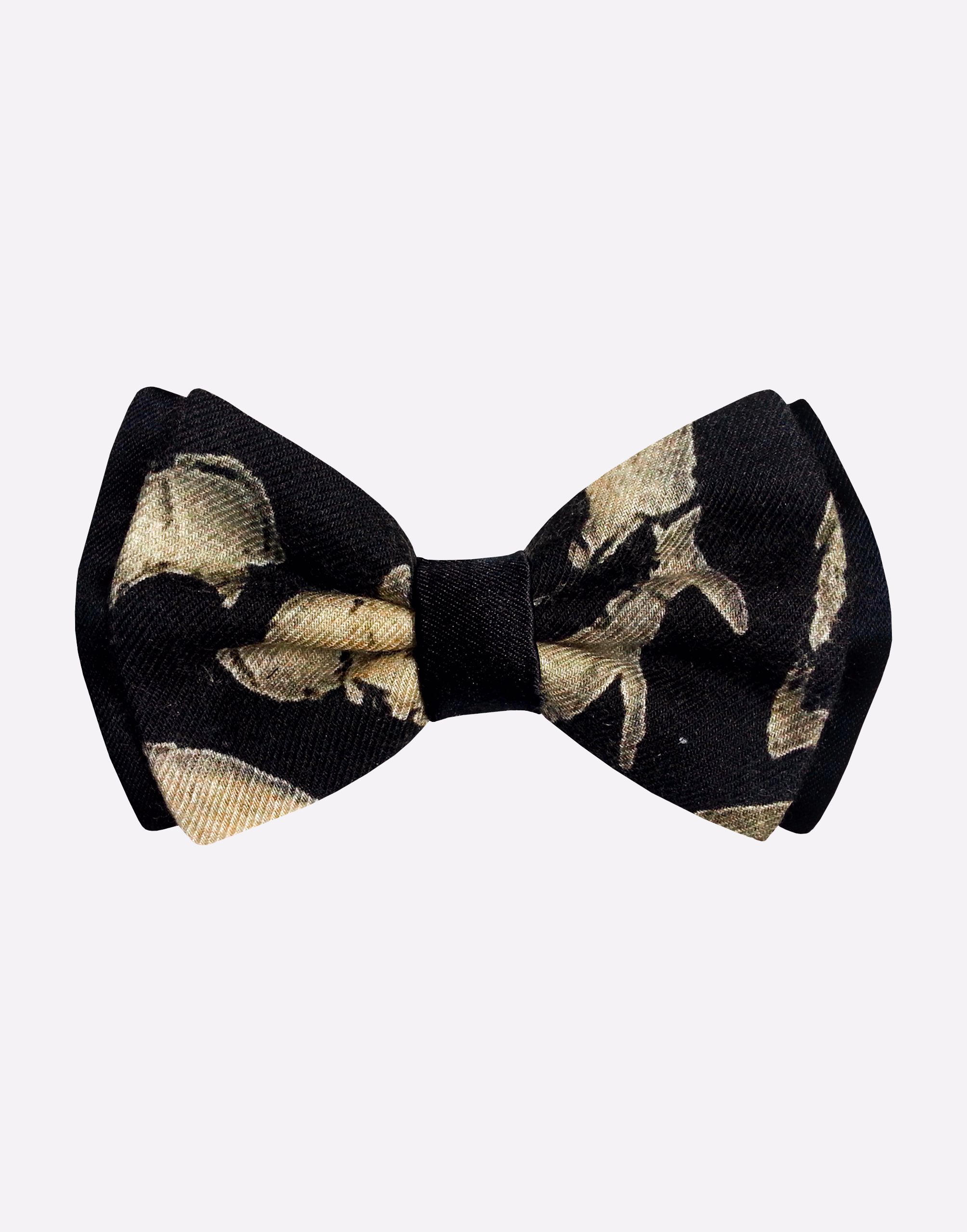papillon-annodato-farfalla-motivo-liberty-in-misto-cashmere-retro-con-cinturino-davide-cristofaro-online-store Cashmere and Silk Bow Tie Ivory and Black - Image 1